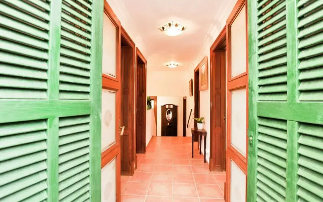 Spacious Mansion in Alaró With Swimming Pool