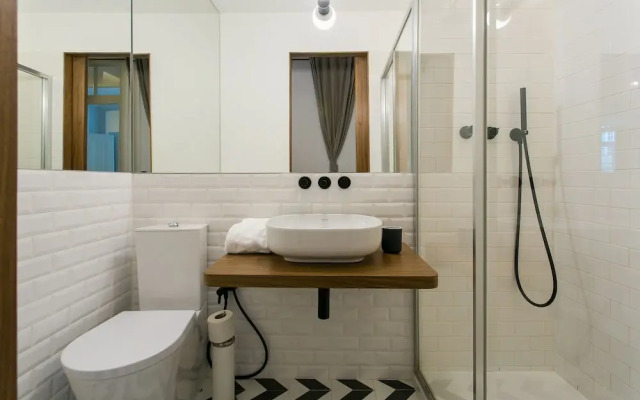 JOIVY Splendid 2BR flat in Bairro Alto, nearby Luís de Camões Sq.