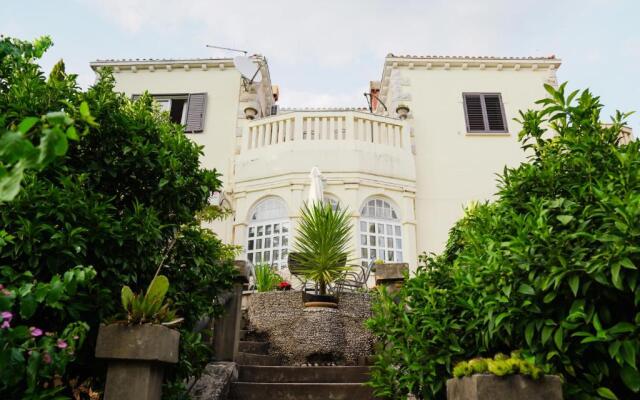 Villa Tiha