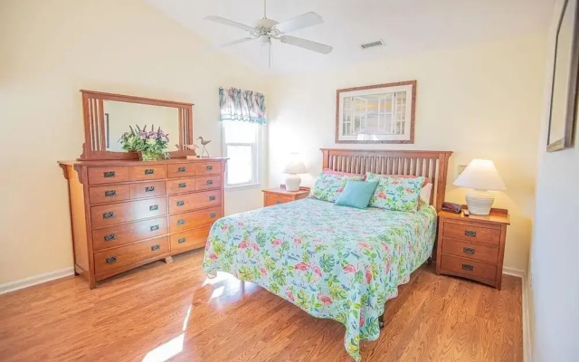 Pirates Paradise 3 Bedroom Home by RedAwning