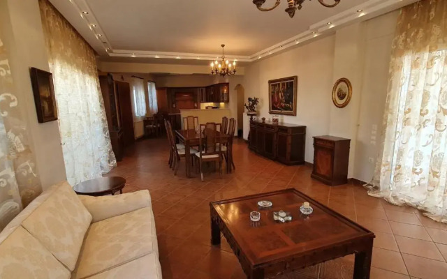 Athenian Luxury Villa in Glyfada