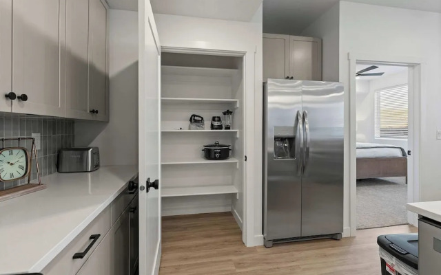 Cliffside Vista Stay for 7!