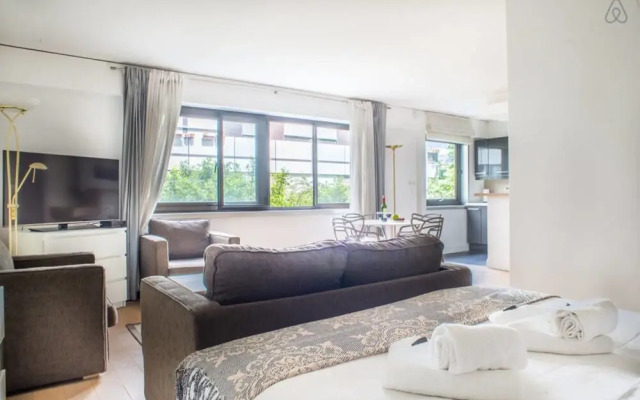 Renovated Flat 2 Minutes From the Champs-élysées