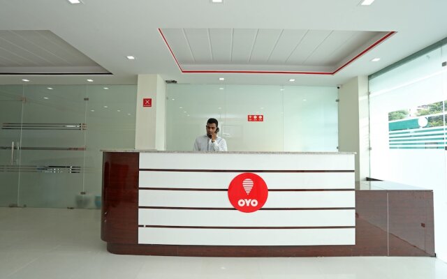 Oyo 9380 Near Artemis Hospital