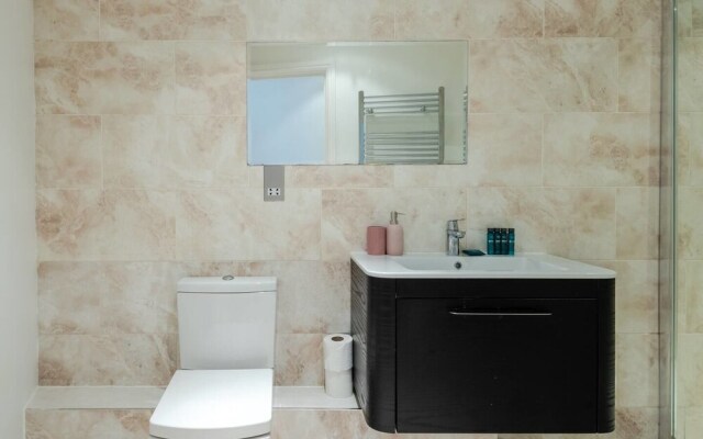 Newly Refurbished 1 Bedroom for 4 in Chelsea