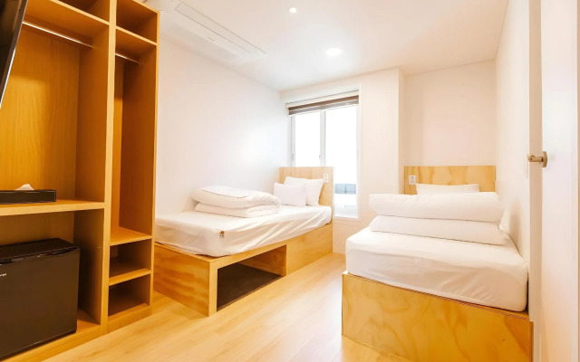 Step Inn Myeongdong 2 - Hostel