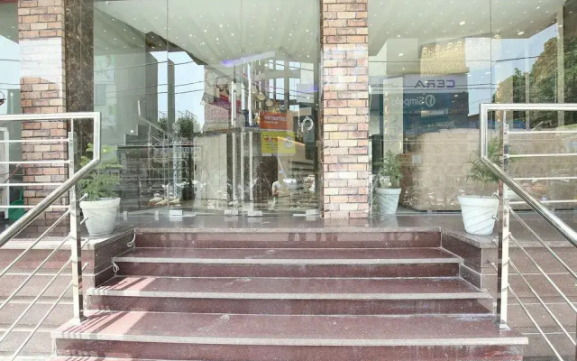 OYO 16341 Hotel C7