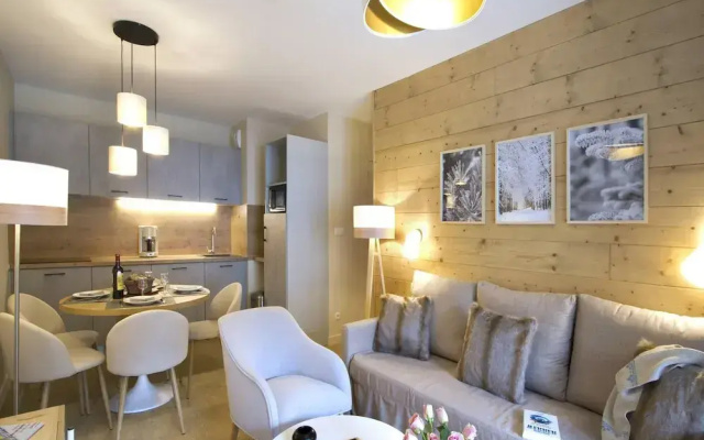 Apartment in L'eclose With Mountain Views