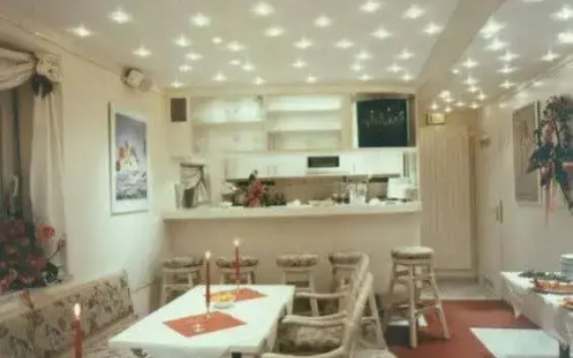 Relax Hotel & SPA Stuttgart