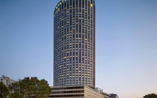 Hyatt Regency Paris Etoile Hotel