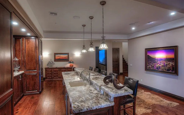 Palisades Estate 5 BR by Casago