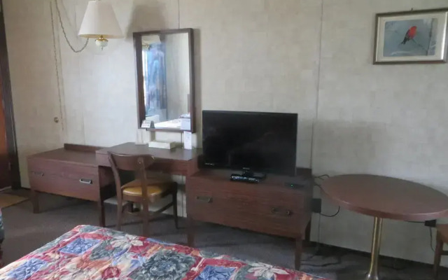 Adams Golden Acres Motel