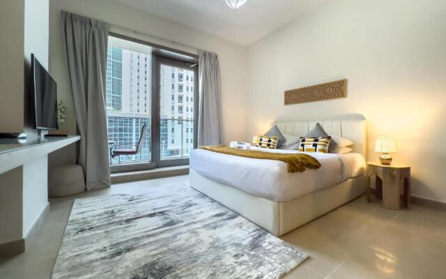 FAM Living - Sparkle Tower - Marina View