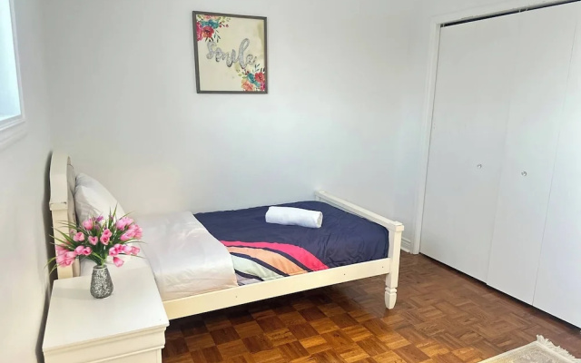 Cozy Modern 3BR With Free Parking Fast Wifi