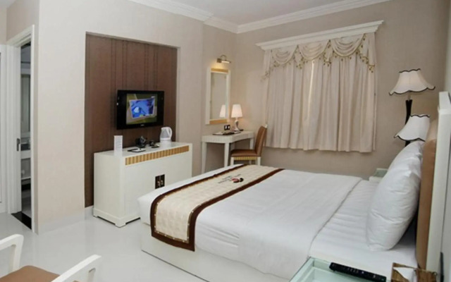 Seventeen Saloon Hotel