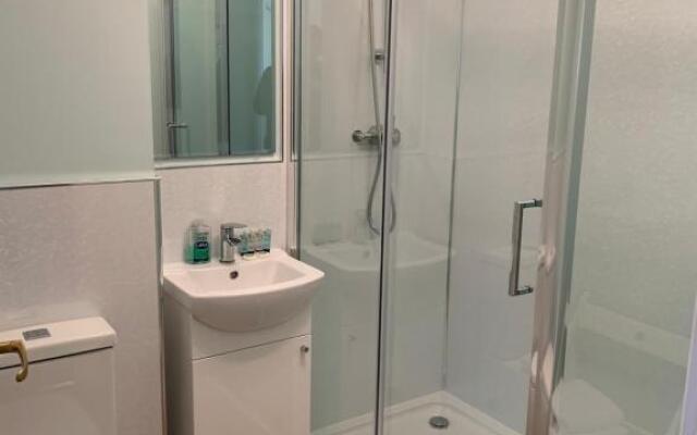 1/5 Lismore House