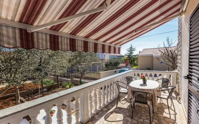 Lovely Leisure Apartments With Pool