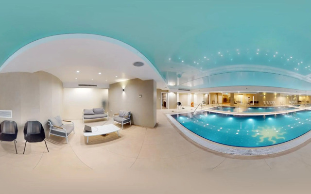 *King David Residences*2 Bd*Pool/Gym/Parking*