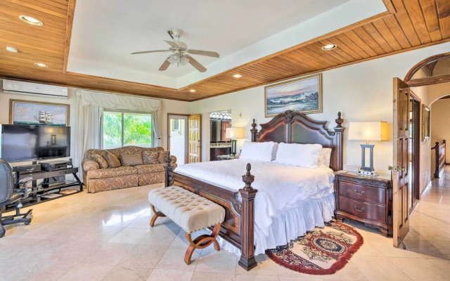 Oceanfront 'majestic Beach House' w/ Gym + Pool!