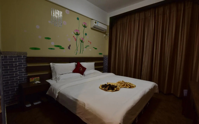 Huashan Hotel(Hotel Theme of chivalrous culture)