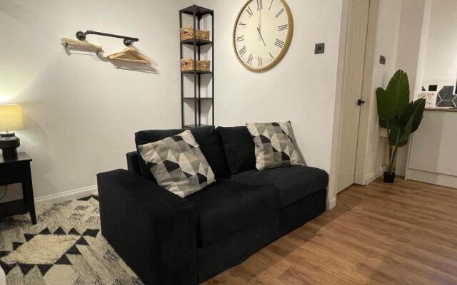 Ultra Modern Studio Apartment, in Central Exeter