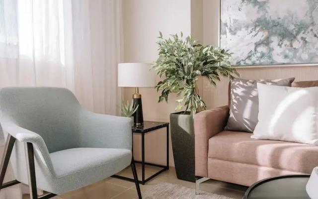 A Luxurious 1BR Apartment