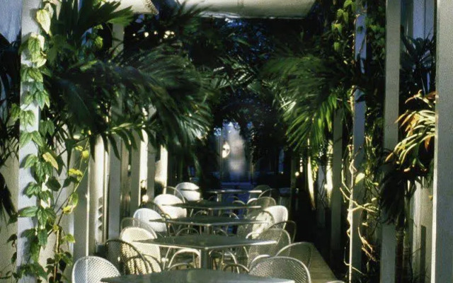 Crest Hotel Suites