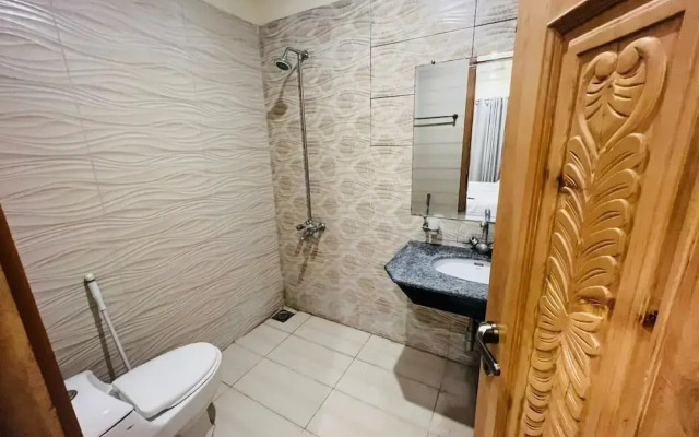 Lavish Guest House G-8