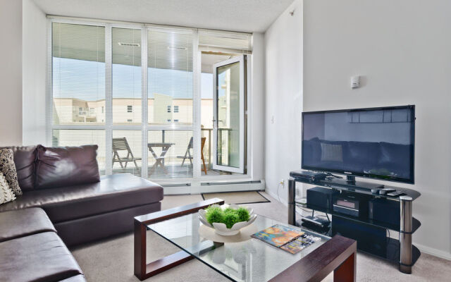 Suite Digs Riverfront