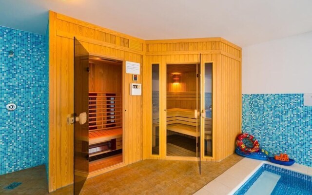 Balaton Colors Beach Hotel
