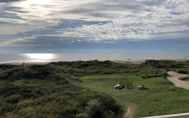 Beachgate CondoSuites and Oceanfront Resort
