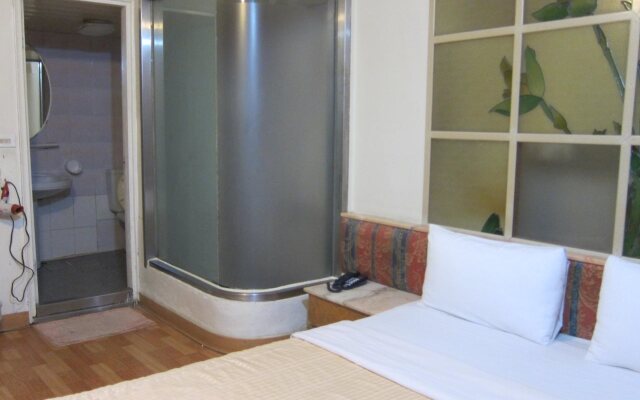 Aiwa Hotel