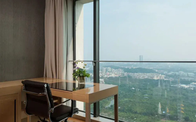 Yicheng Pazhou Poly World Trade Centre Apartment