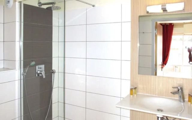 Les Perles de Saint Tropez (POG161)