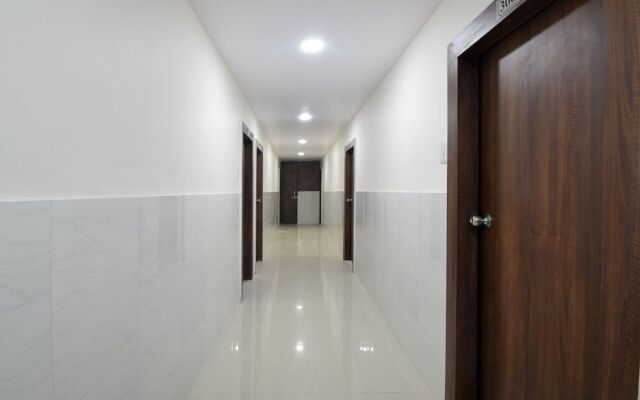 Collection O 23086 Hotel Mayur