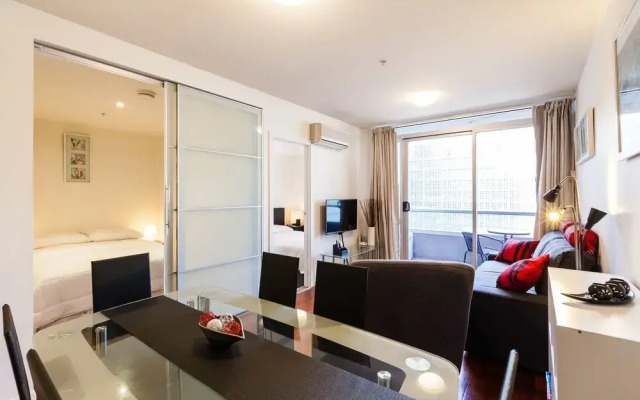 WESLEY, 2BDR Carlton Apartment