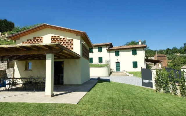 Farmhouse Pool 13 Px