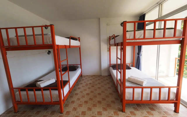 Fan Dee Hostel