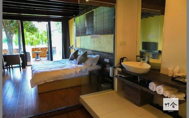 Lugu Lake Caoshe Vacation Inn
