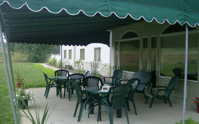 Holiday Inn Express Irwin-PA Turnpike Exit 67