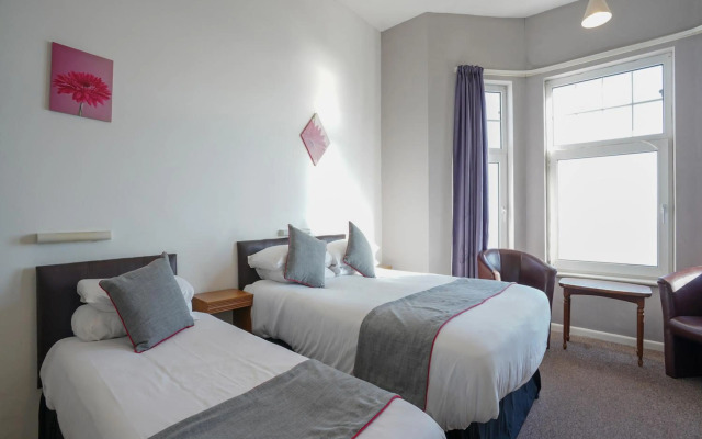 OYO Shanklin Beach Hotel