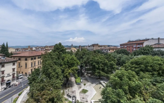 Olympus Verona Relais