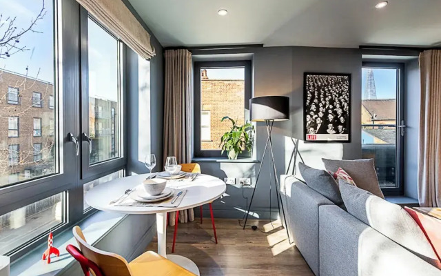 Bermondsey Bliss: Views, Comfort, and City Access!