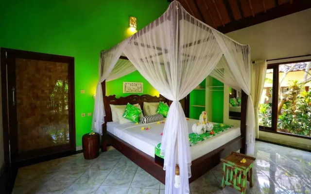 Kirana Homestay - Leaf Bungalow
