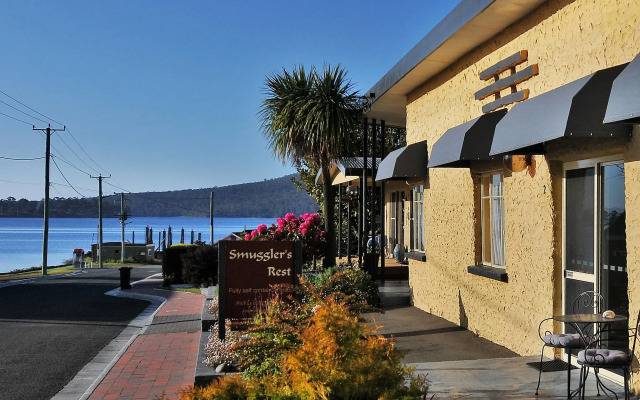 Smugglers Rest Apartments