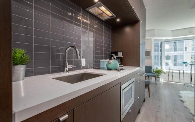 QuickStay Yorkville Condo - Yonge & Bloor