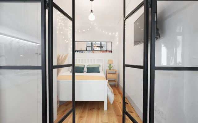 Vibrant flat by São Bento w/balcony - Loureiro140