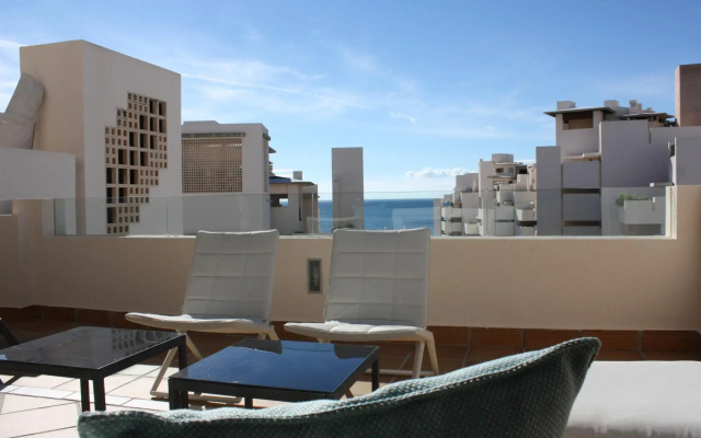 116 - Penthouse with Private Pool near beach