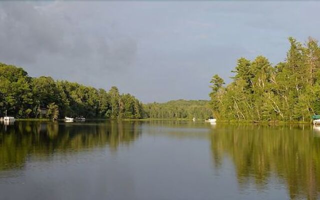 Hanging Horn Lakeside Resort