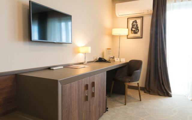 Hotel Cherno More